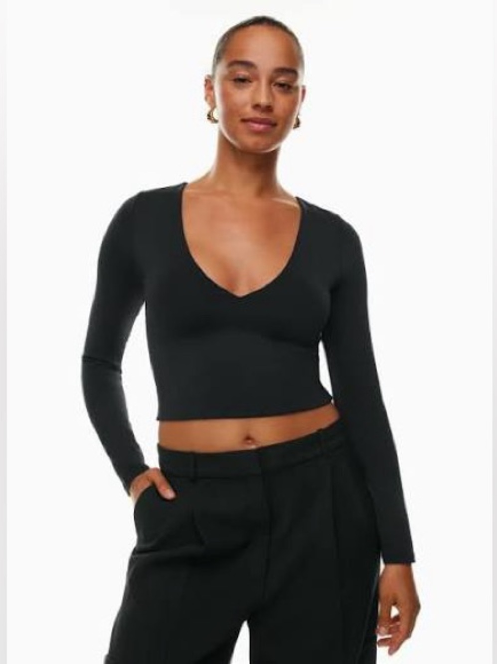 Aritzia Babaton Contour V Neck Cropped  Black Long Sleeve